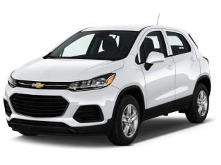 2022 Chevrolet Trax AWD 4-door LS Angular Front Exterior View