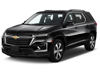 2023 Chevrolet Traverse FWD 4-door LT Leather Angular Front Exterior View